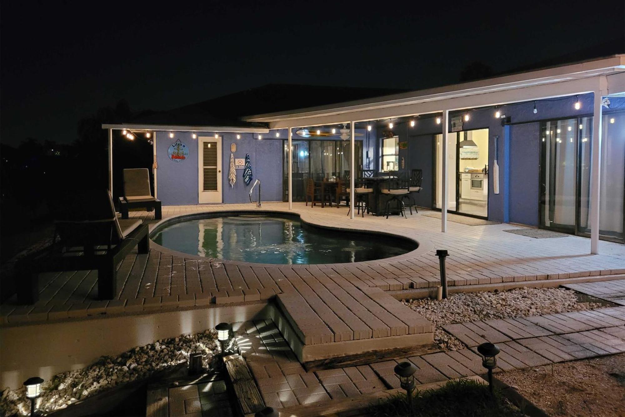 Canal-Front Oasis With Dock And Kayaks In Cape Coral! エクステリア 写真